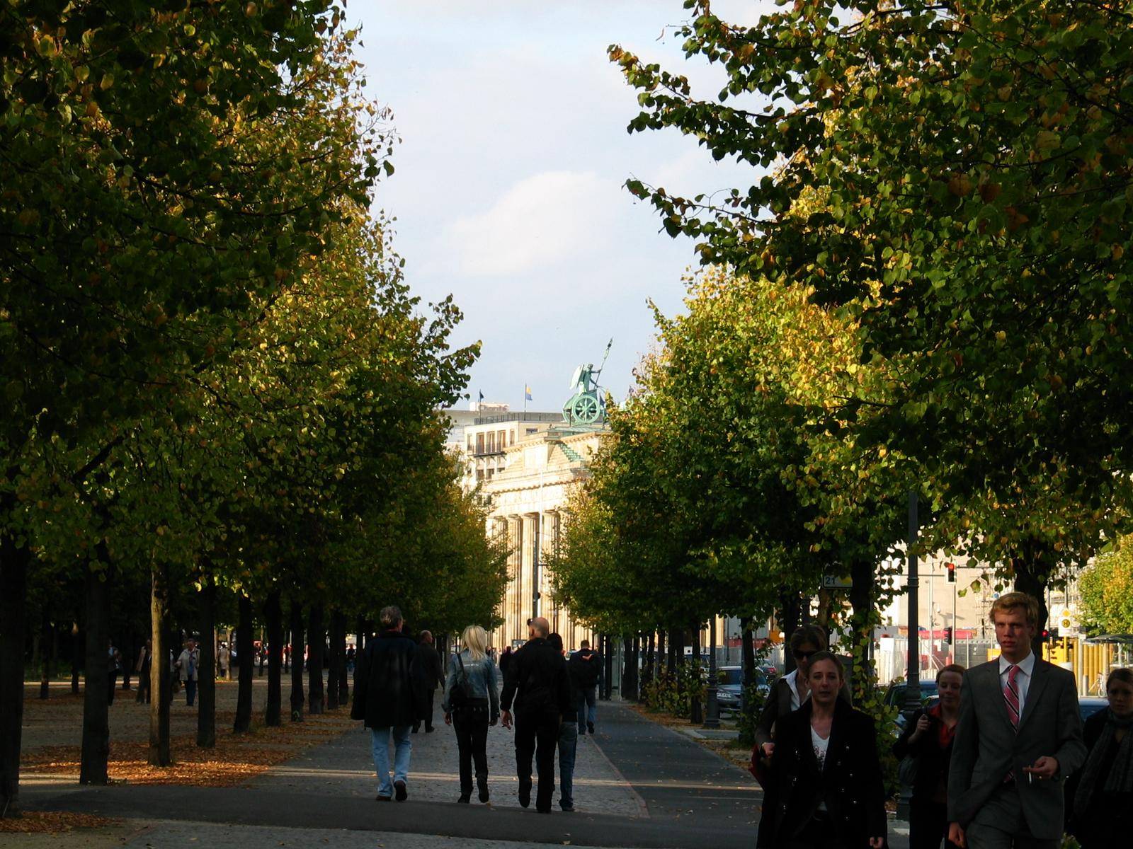 The walkway to the Reichstag