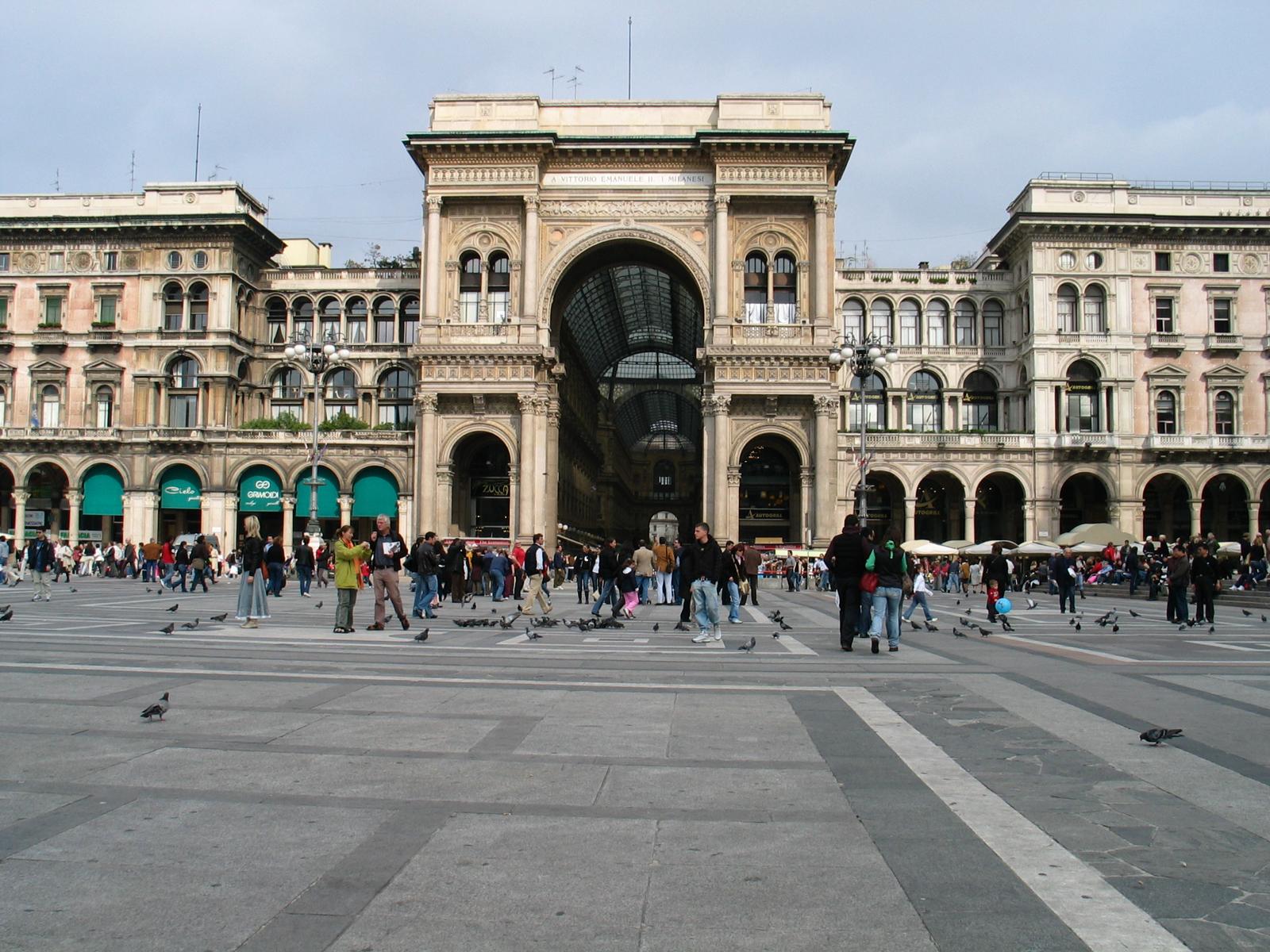 Piazza Fontana and the Galleria