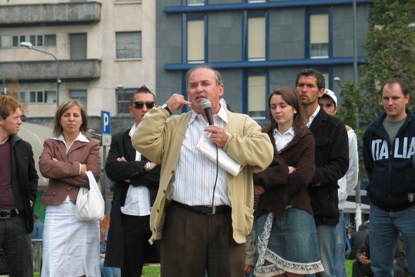Crazy Christian Speaker in front of Stazione Centrale