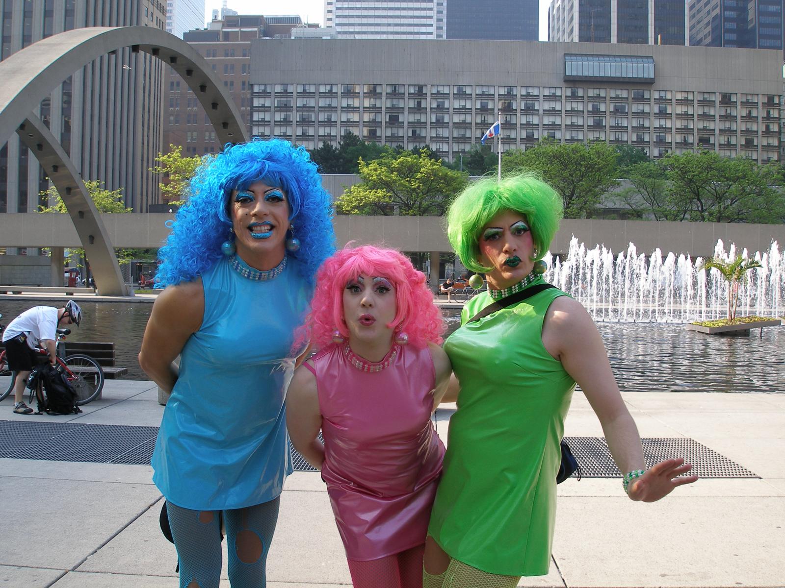 Colourful drag queens