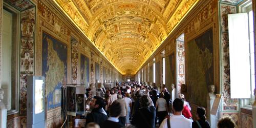 A hall inthe Vatican museum