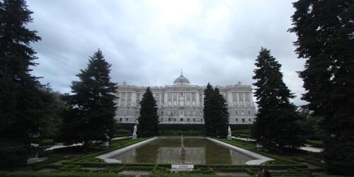 The royal palace from the gardens